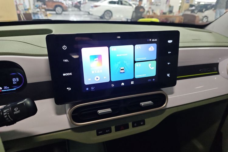 吉利银河 2025款 210km 熊猫骑士中控内饰16