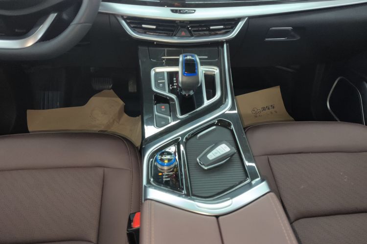 吉利汽车 嘉际新能源 2022款 1.5TD PHEV 白金舒适型局部细节18