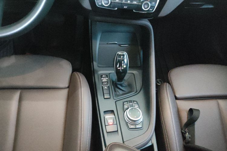 宝马X1 2022款 sDrive25Li 领先型中控内饰18