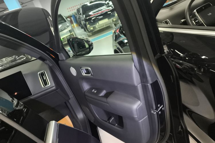 理想汽车 理想L8 2024款 Max中控内饰42