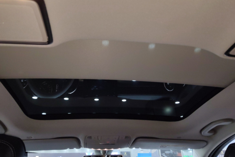 奔驰C级 2020款 改款 C 260 L 运动版中控内饰22