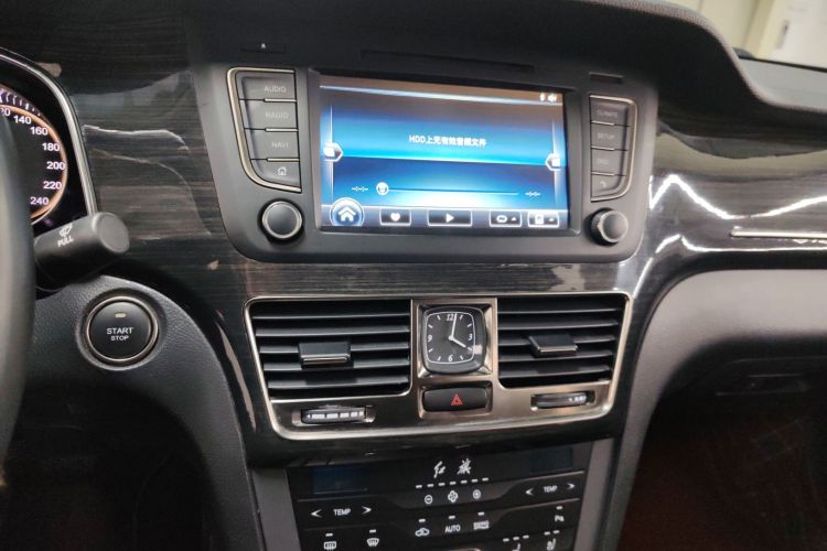 红旗H7 2017款 1.8T 豪华型中控内饰16