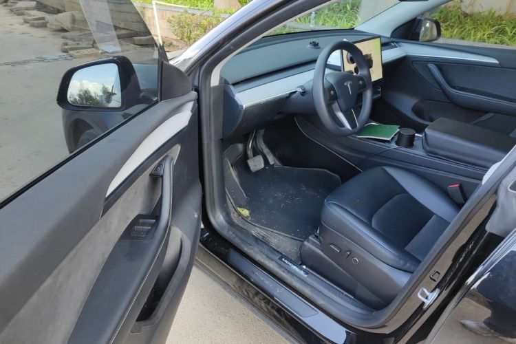 特斯拉 Model Y 2023款 后轮驱动版中控内饰20