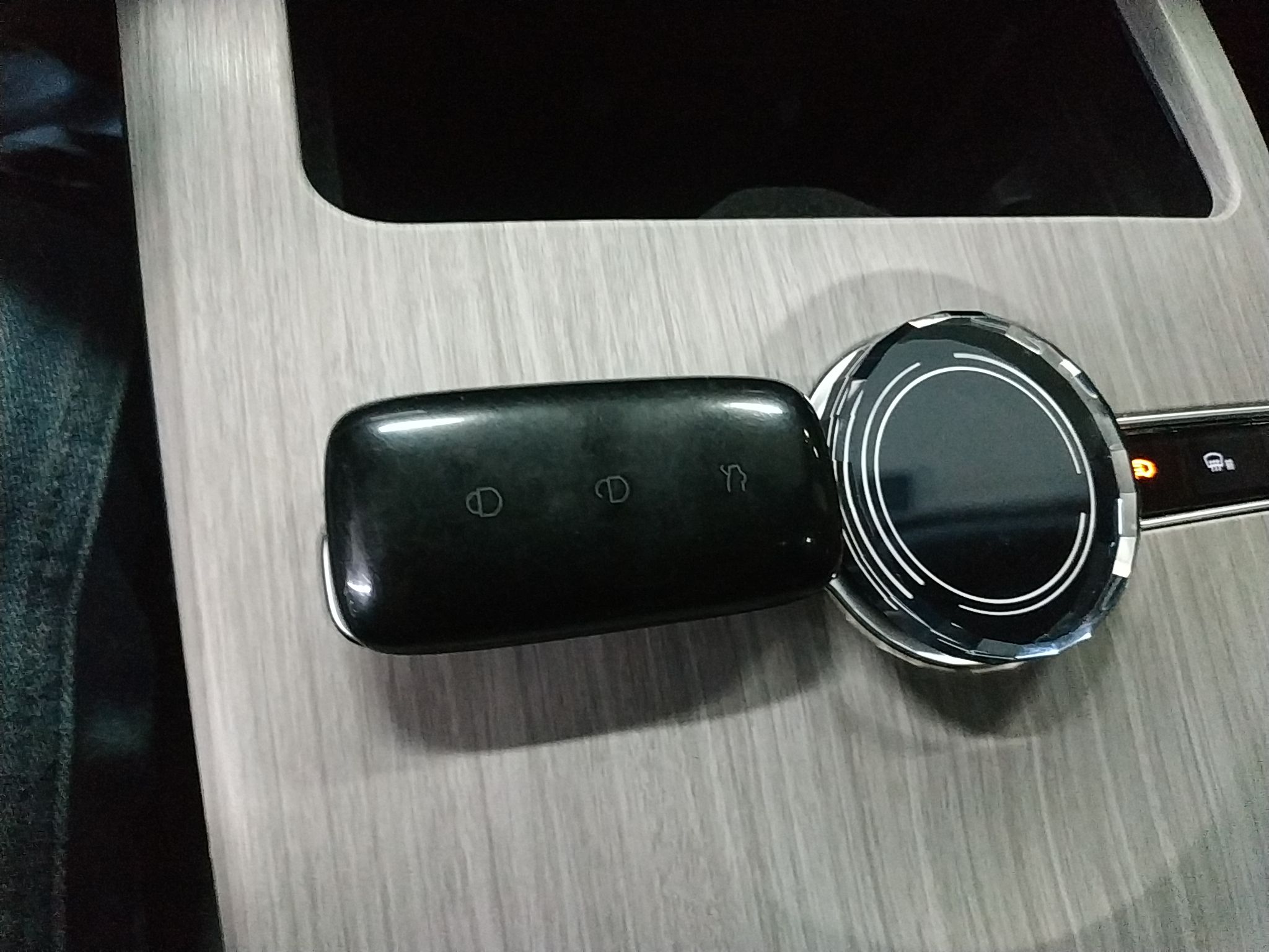 吉利银河 银河E8 2024款 665km 后驱星舰 远航版