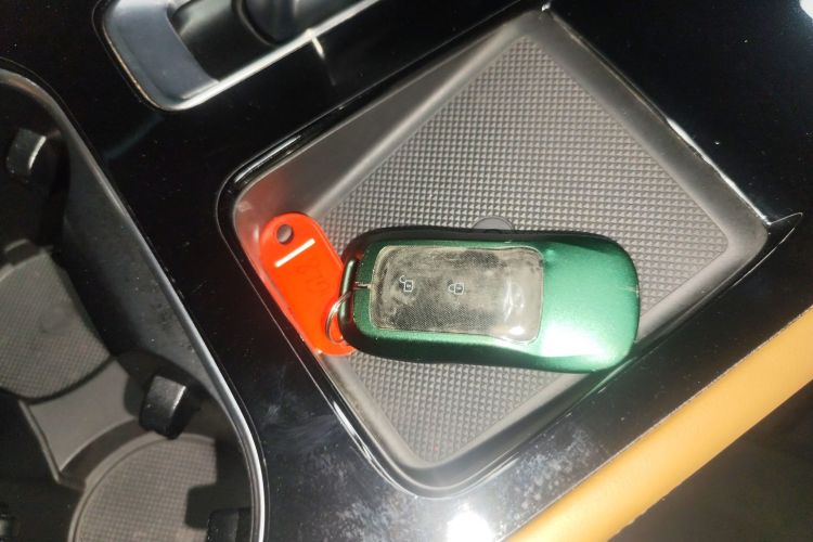 理想汽车 理想ONE 2021款 增程6座版中控内饰11