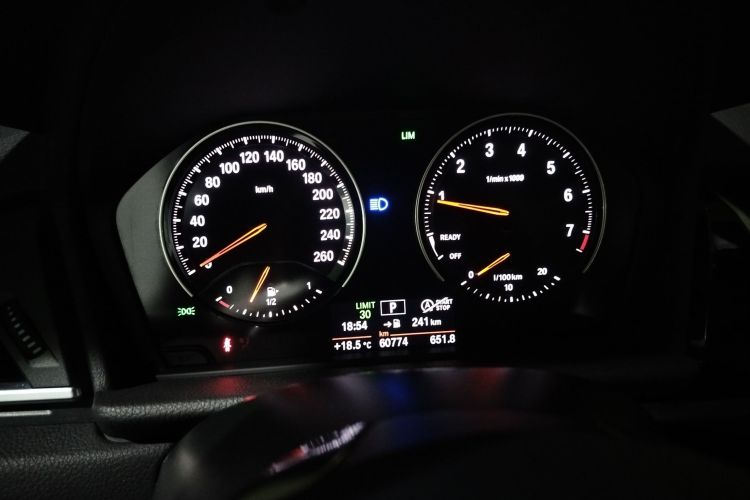 宝马2系旅行车 2018款 218i 时尚型中控内饰14