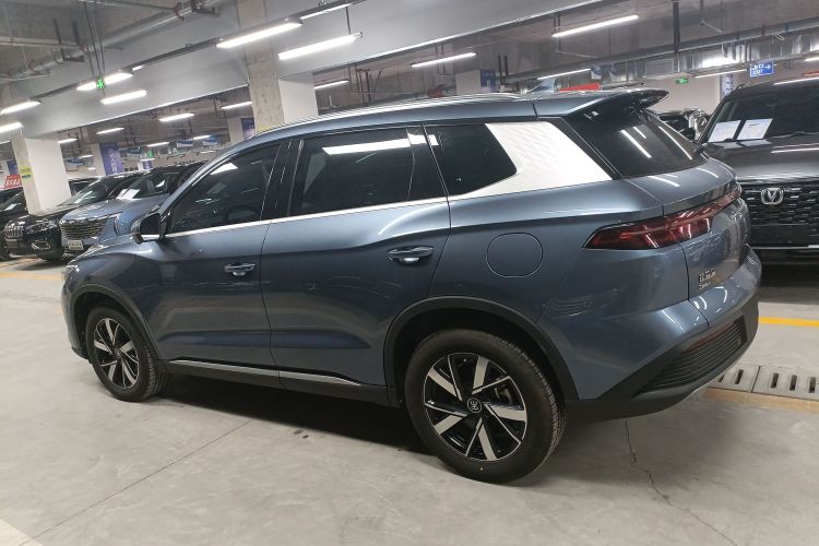 比亚迪 宋Pro新能源 2024款 荣耀版 DM-i 71KM领航型车身外观4