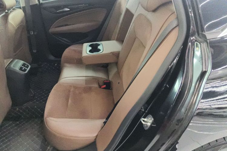 别克 君威 2023款 652T 智享型中控内饰21