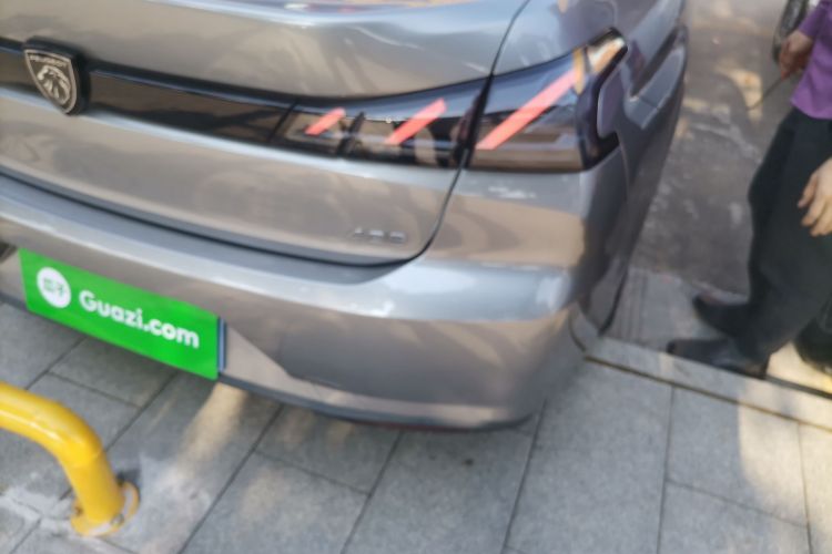 标致408 2022款 1.6T 进取版车身外观9