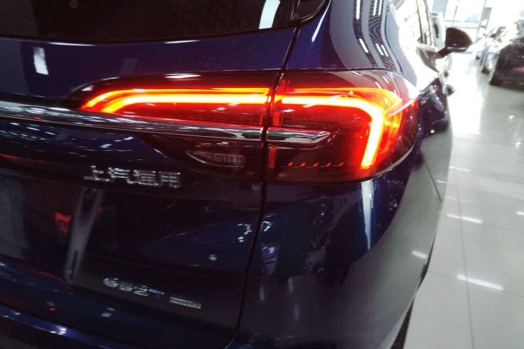 别克 2023款 昂科威Plus 652T 五座四驱豪华型车身外观9