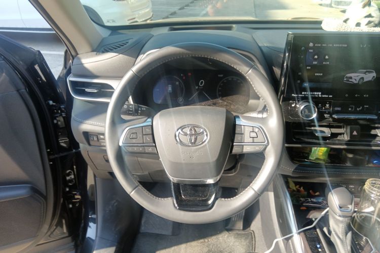 丰田 汉兰达 2024款 2.5L智能电混双擎四驱尊贵版 7座中控内饰13