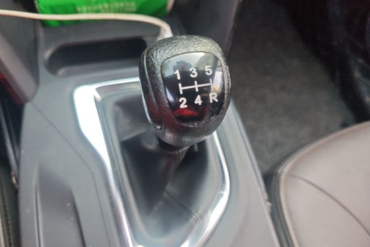 广汽传祺 传祺GS4 2016款 235T 手动豪华版中控内饰18