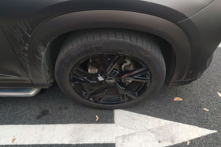 奥迪Q6 2023款 50 TFSI quattro 凌云版 edition one车身外观10