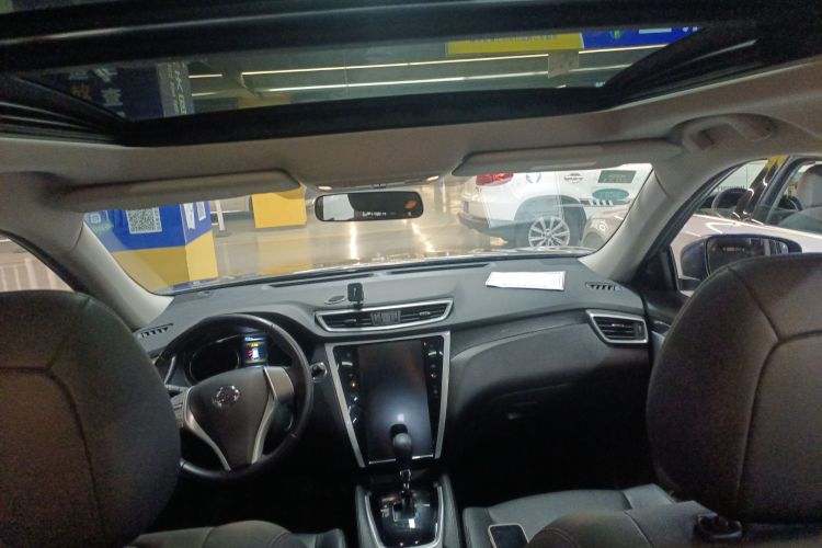 日产 奇骏 2016款 2.5L CVT运动版 4WD局部细节22