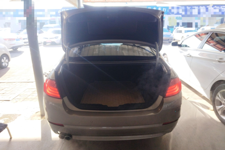 宝马5系 2013款 520Li 典雅型机舱底盘23