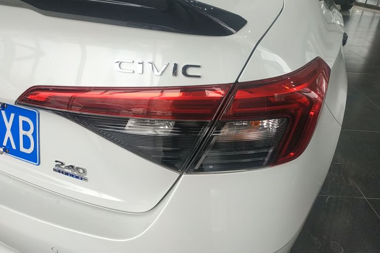 本田 思域 2022款 240TURBO CVT燃动版车身外观9