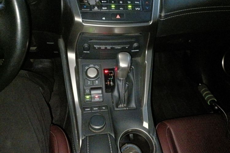 雷克萨斯NX 2015款 200 前驱 锋行版中控内饰18