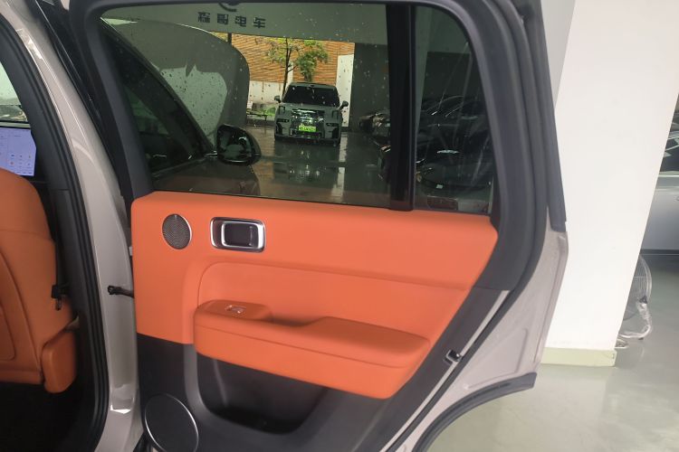 理想汽车 理想L6 2024款 Max中控内饰45