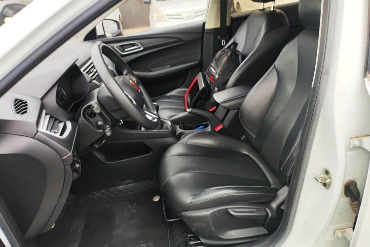 荣威i5 2020款 1.5L 手动4G互联领豪旗舰版中控内饰19