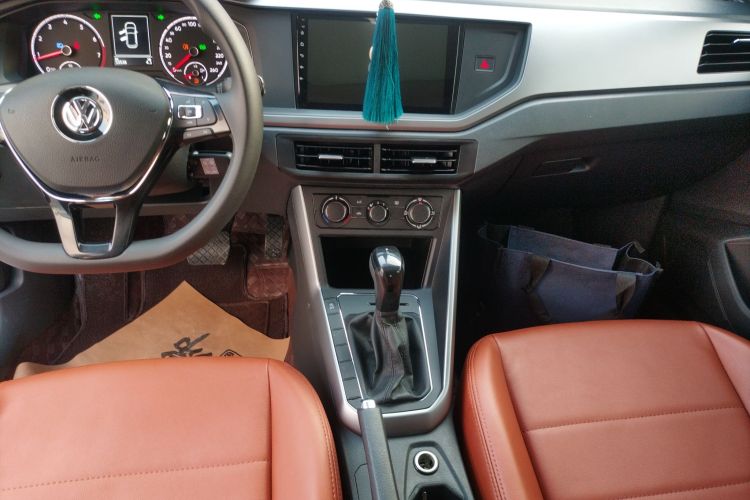 大众 Polo 2019款 Plus 1.5L 自动全景乐享版中控内饰16