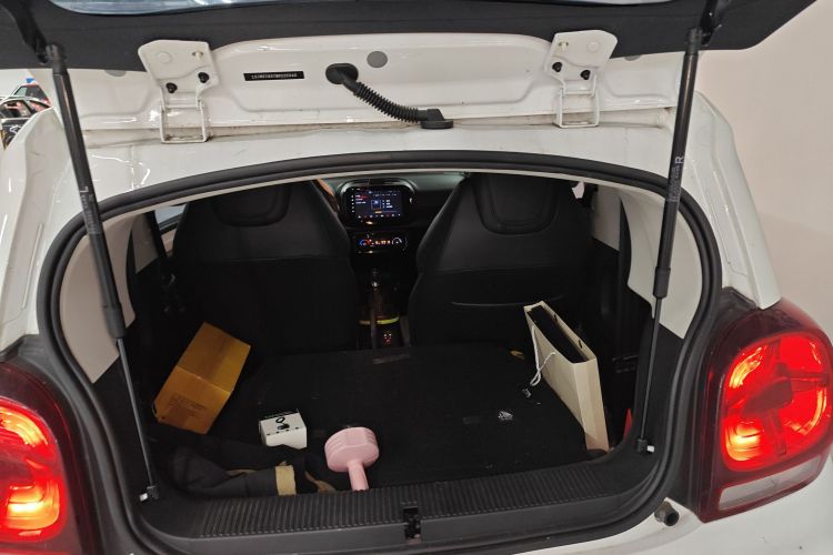 荣威 科莱威CLEVER 2021款 302km新四座超能版局部细节23