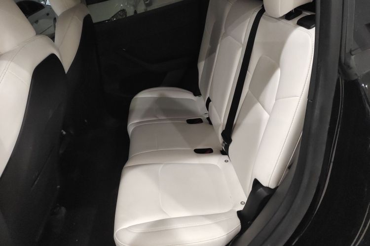 特斯拉 Model Y 2022款 改款 后轮驱动版中控内饰21