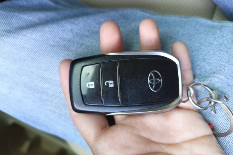 丰田 汉兰达 2021款 2.0T 四驱豪华版 7座中控内饰11