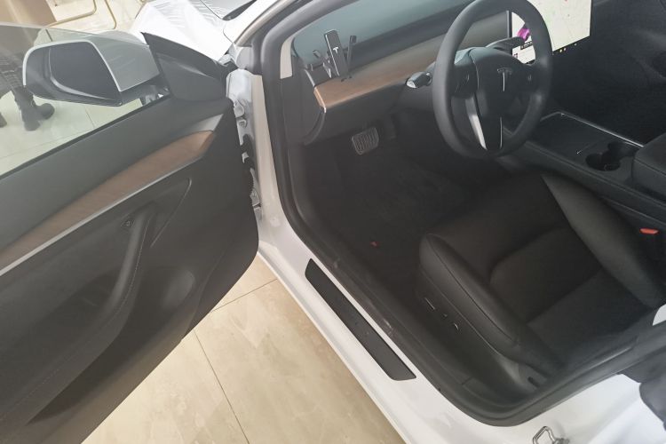 特斯拉 Model 3 2021款 改款 标准续航后驱升级版 3D1中控内饰7003