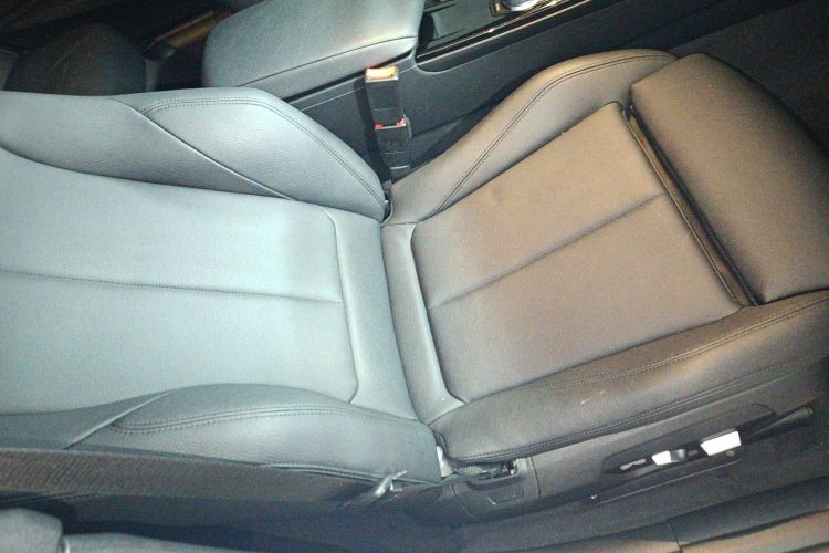 宝马3系GT 2019款 320i M运动套装局部细节41