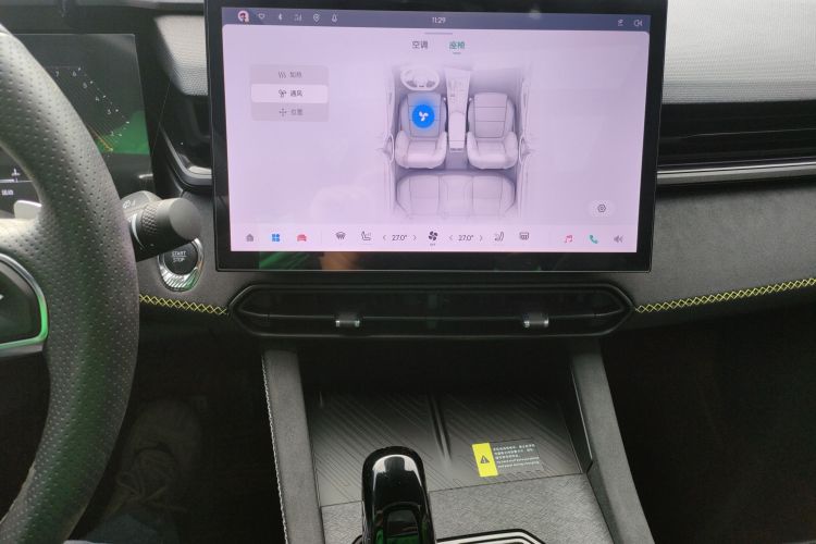 领克03 2023款 2.0TD DCT劲Pro中控内饰16