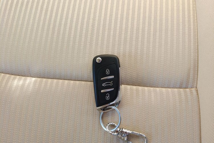 众泰 大迈X5 2017款 超值版 1.6L 手动时尚型中控内饰11