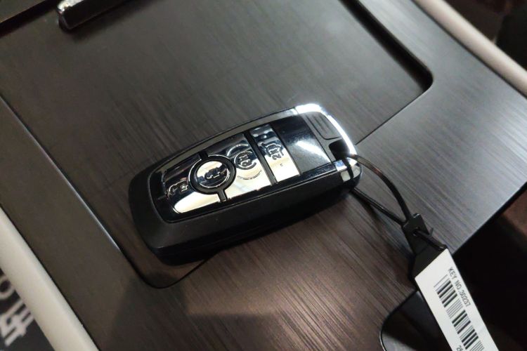 林肯 冒险家 2023款 2.0T 两驱尊享版中控内饰11