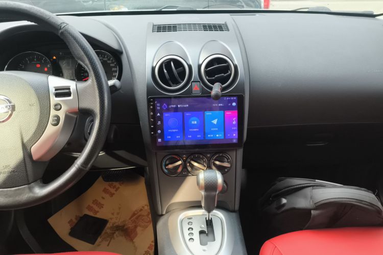 日产 逍客 2015款 2.0XL 酷火 CVT 2WD中控内饰16