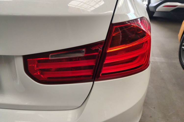 宝马3系 2015款 316i 进取型车身外观6006