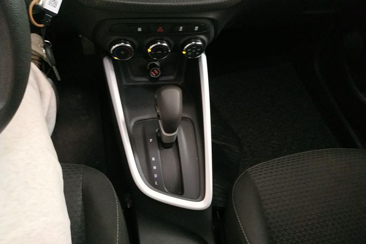 雪佛兰 科沃兹 2020款 325T 自动欣悦版中控内饰18