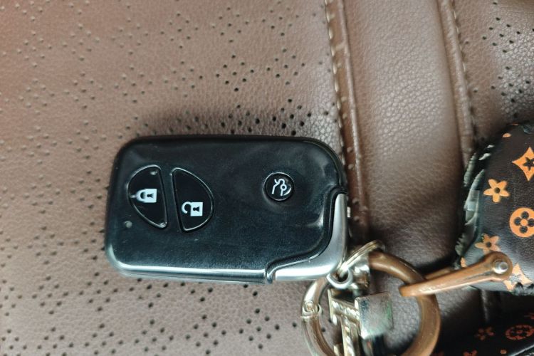 比亚迪S7 2015款 2.0T 升级版 自动尊贵型中控内饰11