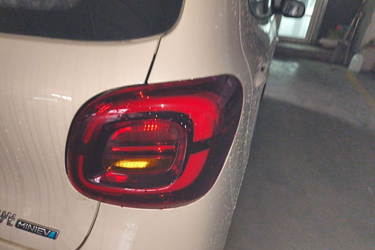 五菱汽车 宏光MINIEV 2025款 四门版 进阶款车身外观9