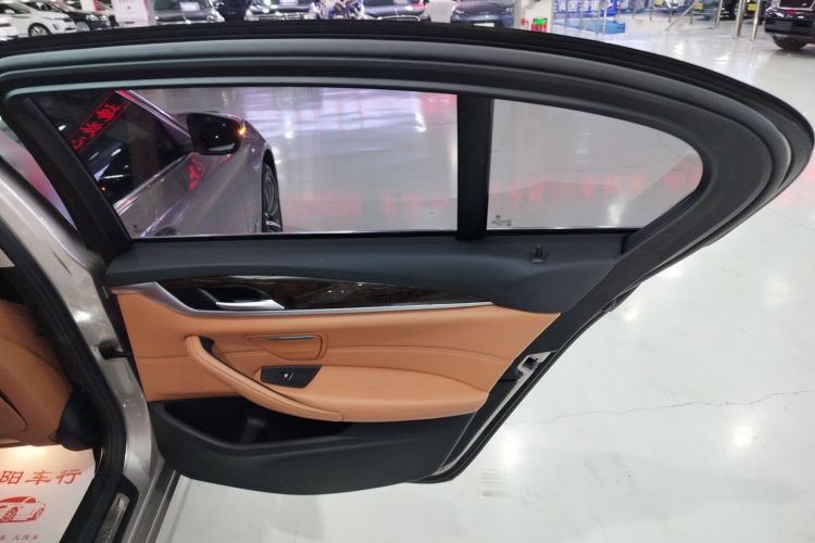 宝马5系 2018款 528Li 上市特别版中控内饰7006