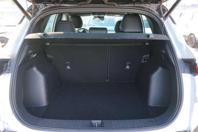 吉利汽车 2022款 缤越COOL 1.5TD DCT激擎版机舱底盘23