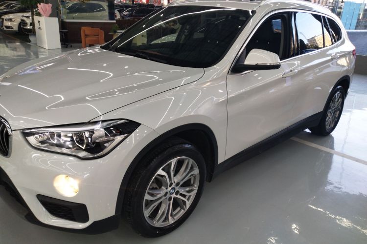 宝马X1 2018款 sDrive20Li 领先型车身外观6003