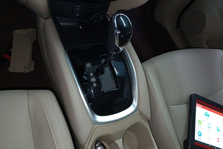 日产 奇骏 2017款 2.0L CVT舒适版 2WD局部细节18