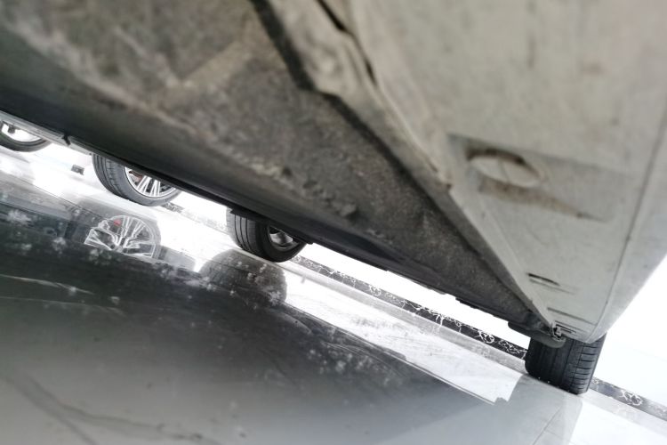 奥迪A6L 2016款 45 TFSI quattro 运动型机舱底盘30