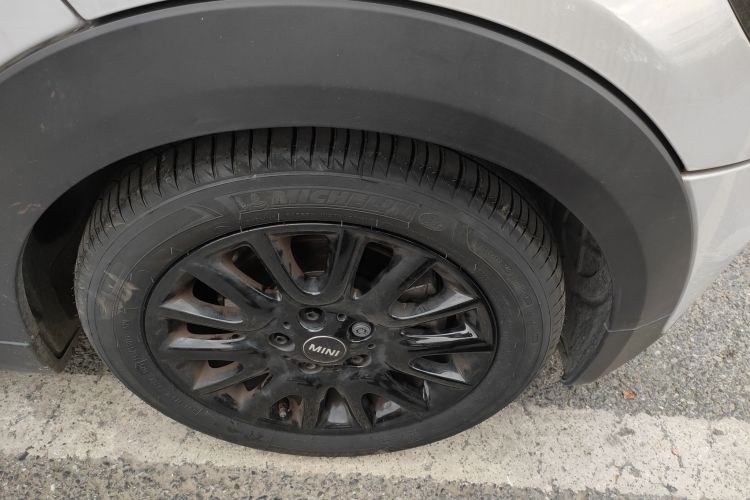 MINI 2019款 1.5T COOPER 经典派车身外观10