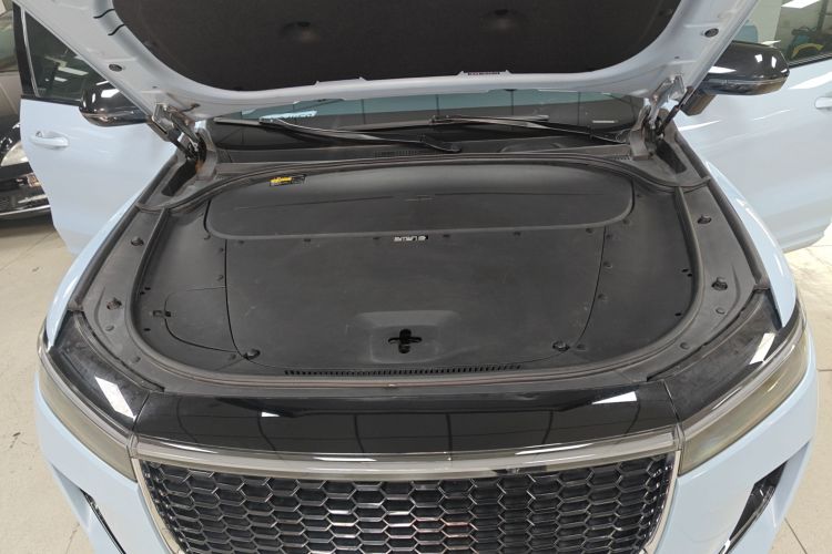 理想汽车 理想ONE 2021款 增程6座版机舱底盘24