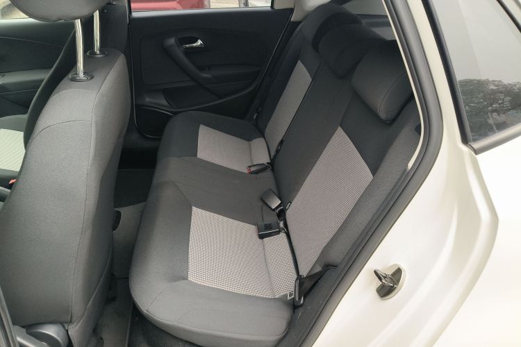 大众 Polo 2016款 1.4L 自动风尚型中控内饰7004