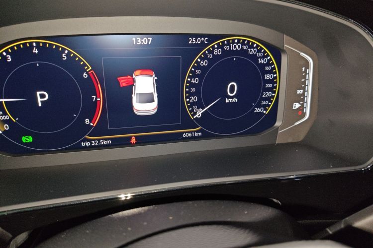 大众 帕萨特 2025款 出众款 330TSI 星空精英版中控内饰15