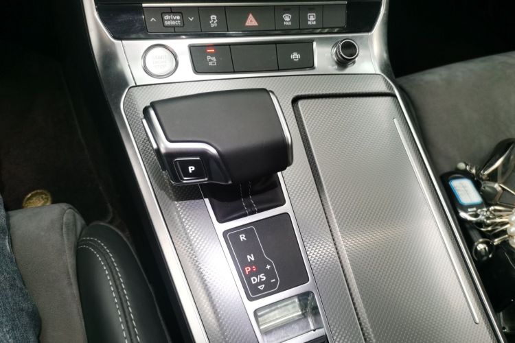 奥迪A6L 2020款 40 TFSI 豪华动感型局部细节18