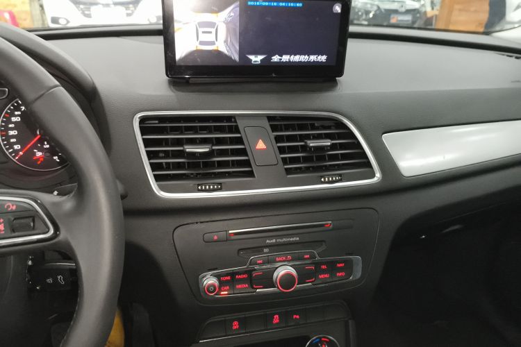 奥迪Q3 2018款 30周年年型 30 TFSI 时尚型中控内饰16