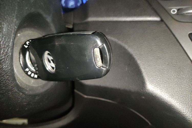 现代 索纳塔 2011款 2.0L 自动领先版中控内饰11