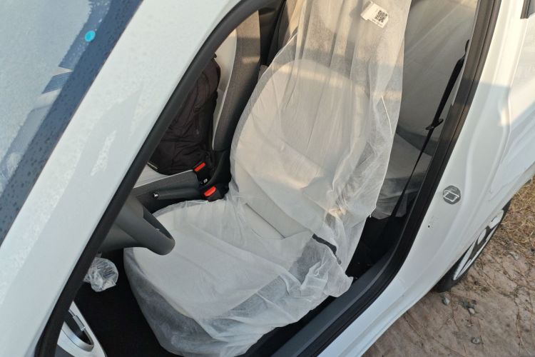 吉利银河 熊猫 2025款 210km 元气熊中控内饰19